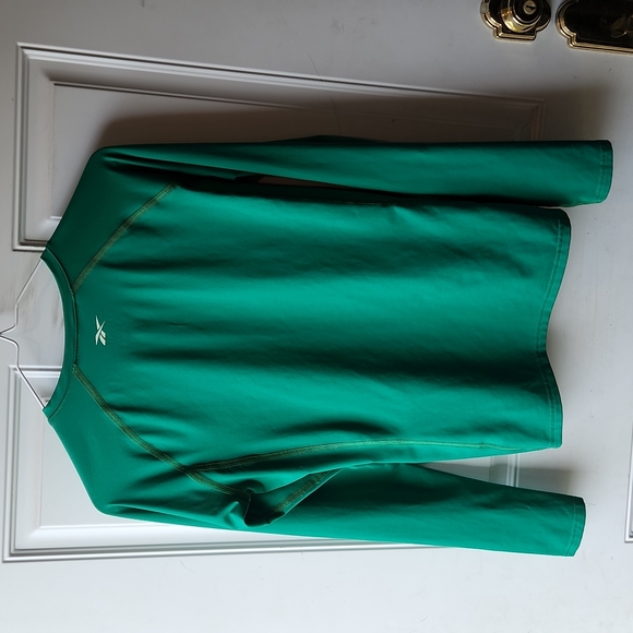 Reebok Play Dry V-neck Pullover Long-sleeved Activewear Top Size M - Picture 6 of 6